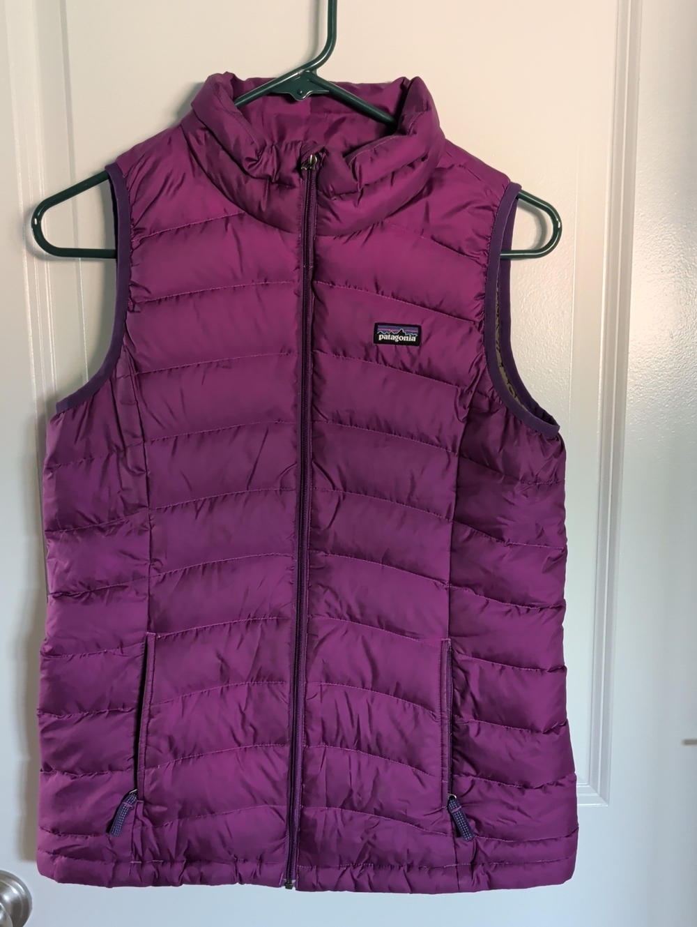 Patagonia (Girls 14/Women's XS) Magenta Down Puffer Vest